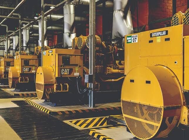 Jeneratör ve UPS Seçimi: İşletmeler İçin Kesintisiz Güç Rehberi